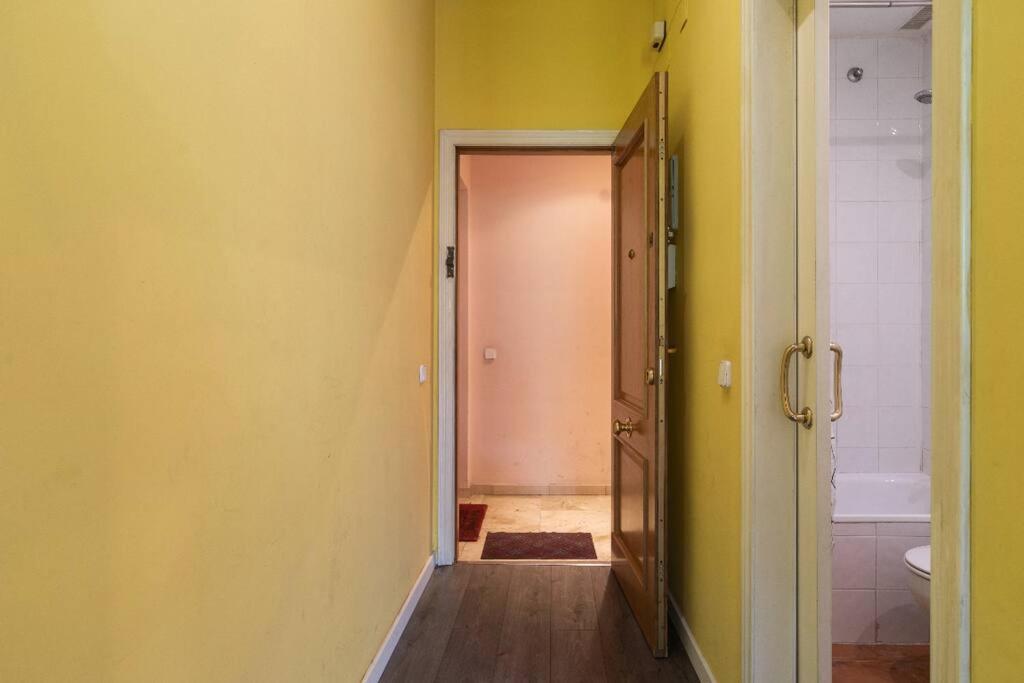 Central Market Beautiful Loft Valenza Esterno foto