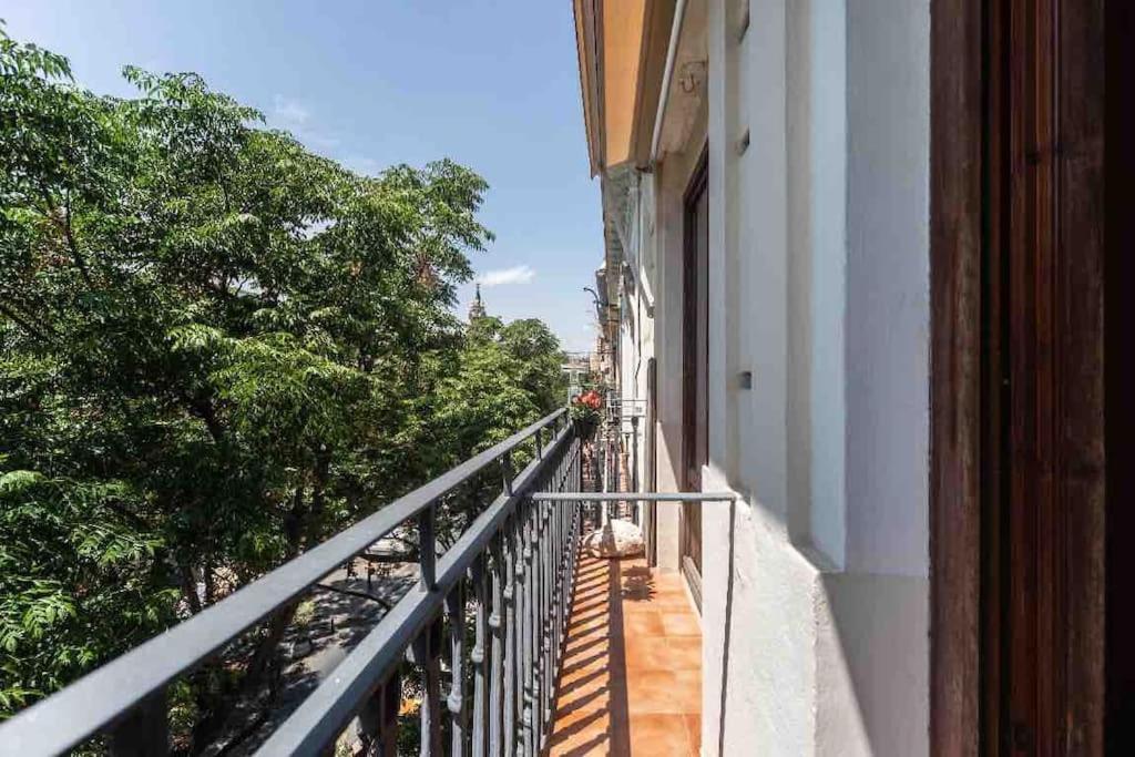 Central Market Beautiful Loft Valenza Esterno foto