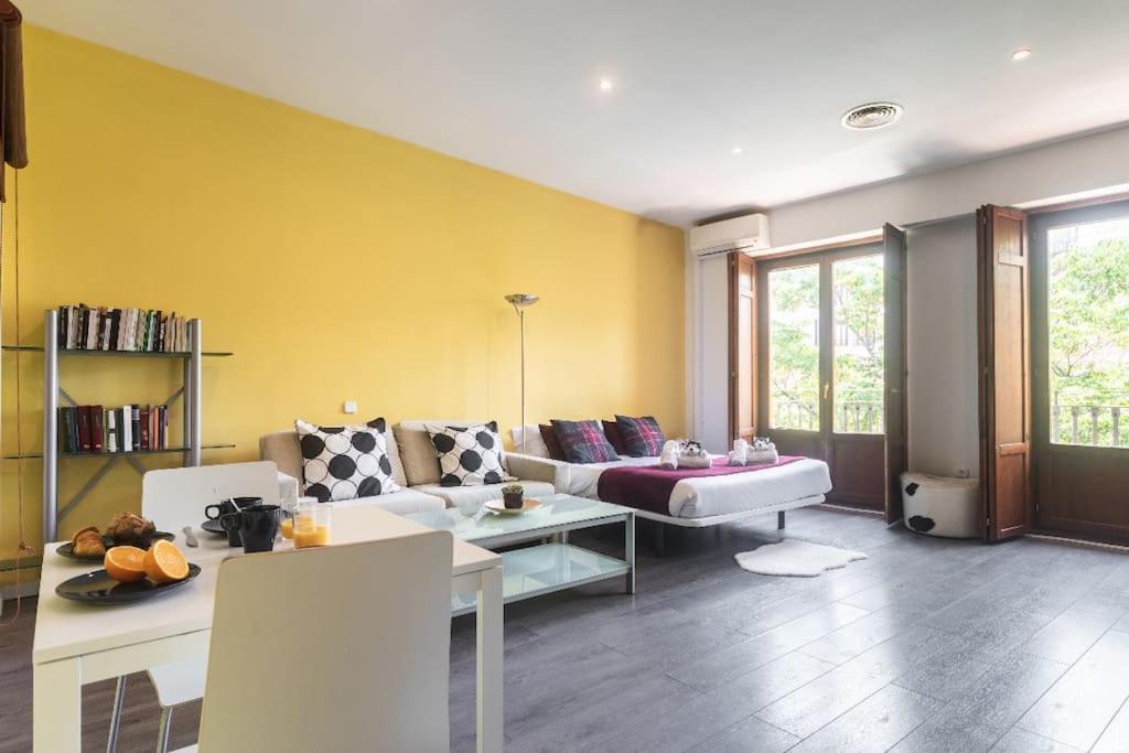 Central Market Beautiful Loft Valenza Esterno foto