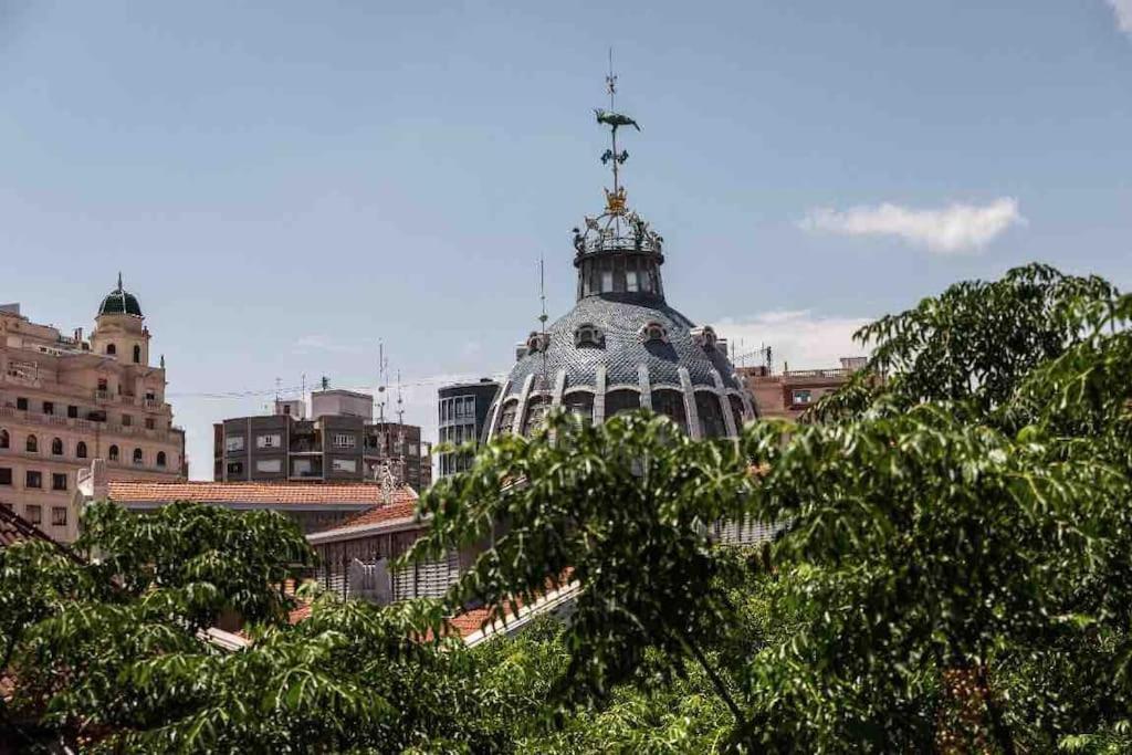 Central Market Beautiful Loft Valenza Esterno foto